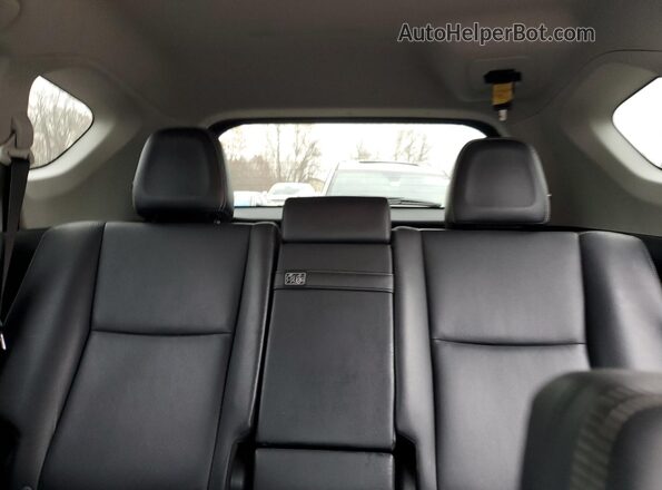 JTMDJREV8HD066470 2017 TOYOTA LIMITED Silver Widok tylnych siedzeń
