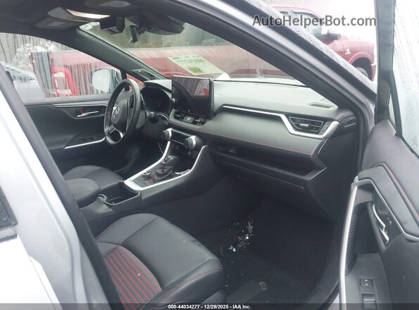 JTMEB3FV1PD112507 2023 TOYOTA RAV4 PRIME Серебряный Вид салона спереди