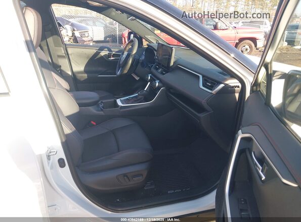 JTMFB3FV1SD274196 2025 TOYOTA RAV4 PLUG-IN HYBRID White Front interior view