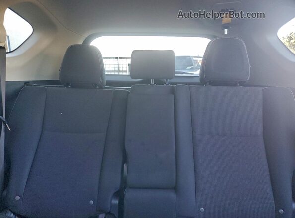 JTMRFREV1GD179098 2016 TOYOTA LE White Widok tylnych siedzeń