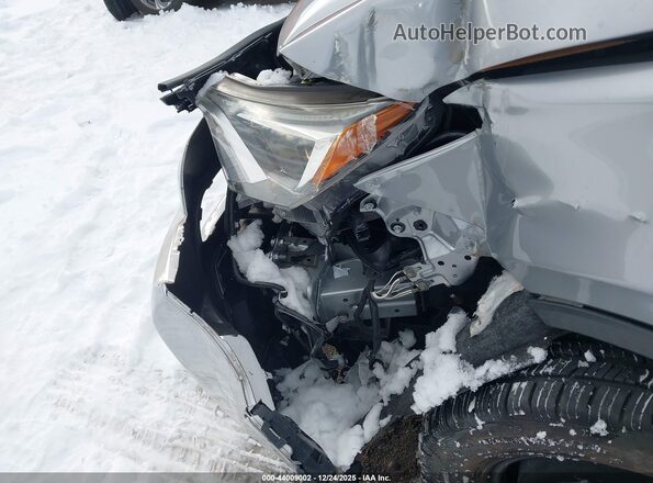 JTMRFREV9JJ212082 2018 TOYOTA LE Silver Вид спереду