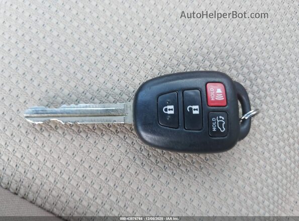 JTMWFREV7GJ096716 2016 TOYOTA LE Red წინა პანელის ხედი