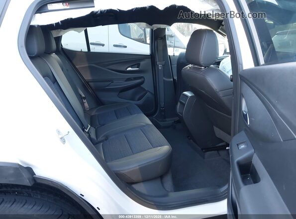 KL47LAEP3SB065329 2025 BUICK OTHER White VIN კოდის სტიკერის ხედი