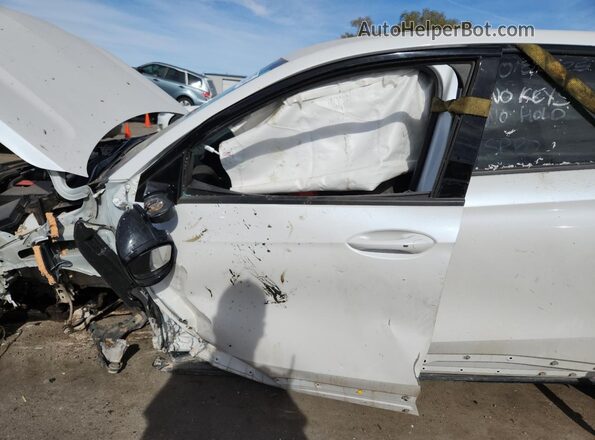 KL47LBE29RB024983 2024 BUICK OTHER White Widok wnętrza z przodu