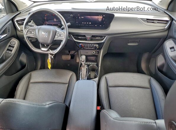 KL4AMDSL9RB202290 2024 BUICK ENCORE Белый Вид панели приборов