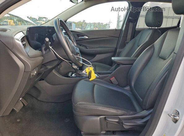 KL4AMDSL9RB202290 2024 BUICK ENCORE Белый Вид салона спереди