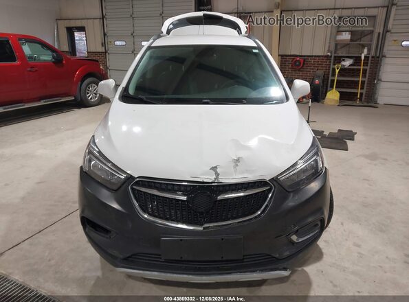 KL4CJASM1NB518737 2022 BUICK ENCORE White Սալոնի հետևի տեսք