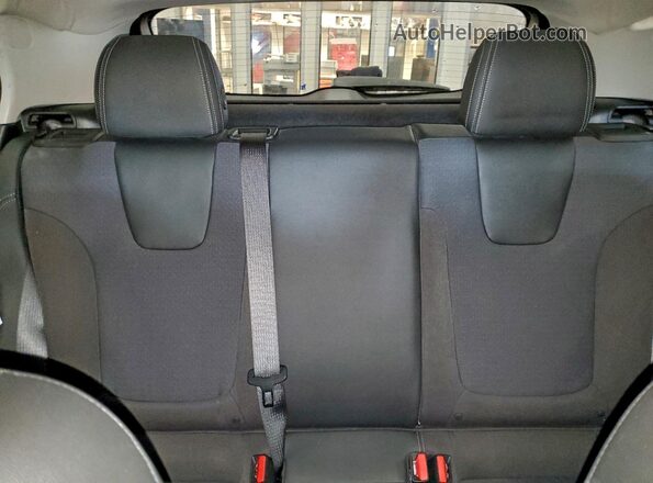 KL4MMBS21LB107884 2020 BUICK ENCORE Gray Widok tylnych siedzeń