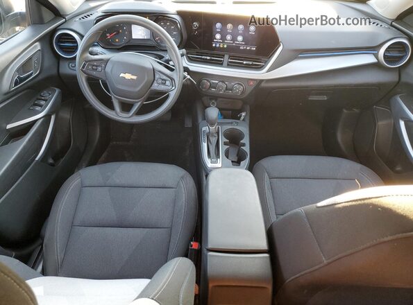 KL77LFE27RC204922 2024 CHEVROLET TRAX Blue Widok deski rozdzielczej
