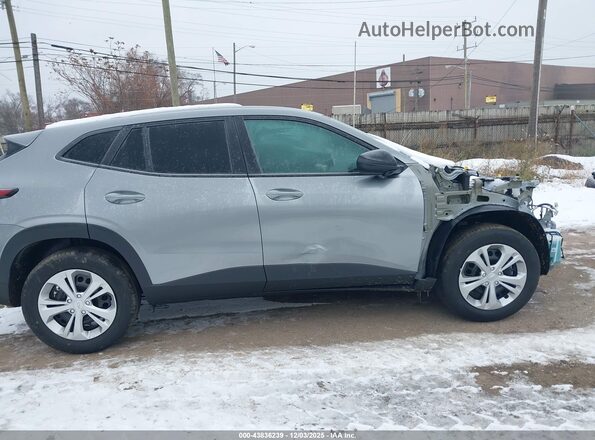KL77LFEP1TC028369 2026 CHEVROLET TRAX Gray Вид задньої частини салону