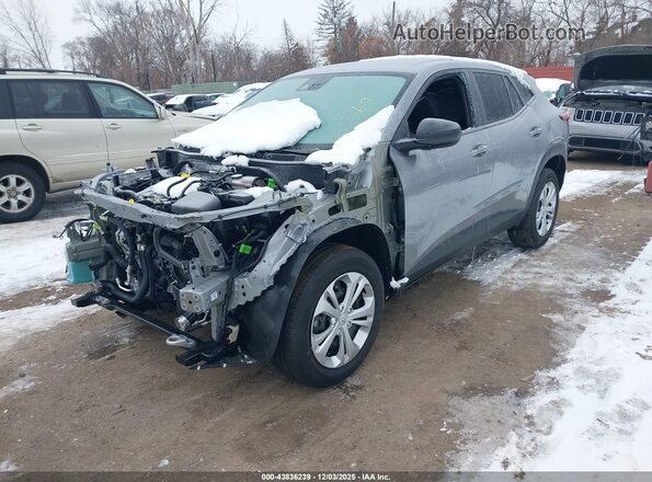 KL77LFEP1TC028369 2026 CHEVROLET TRAX Gray Передня ліва чверть