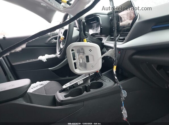 KL77LFEP1TC028369 2026 CHEVROLET TRAX Gray Вид салону спереду