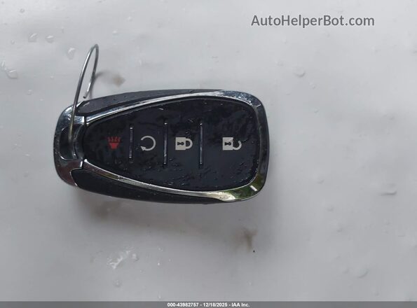 KL77LHEP6SC292097 2025 CHEVROLET TRAX Red Widok deski rozdzielczej