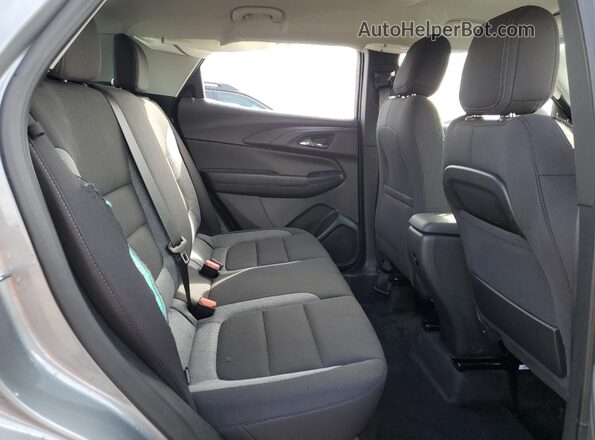 KL79MMSL3TB033249 2026 CHEVROLET TRAILBLAZER Gray Vista interior trasera