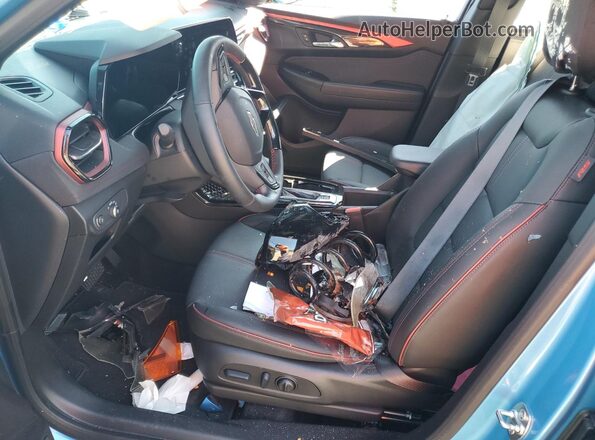 KL79MTSL1TB019652 2026 CHEVROLET TRAILBLAZER Blue Widok wnętrza z przodu
