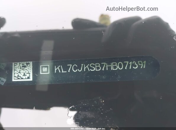 KL7CJKSB7HB071391 2017 CHEVROLET TRAX Silver ძრავის განყოფილების ხედი