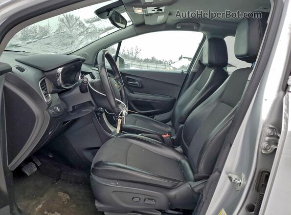 KL7CJLSB1JB564737 2018 CHEVROLET TRAX Silver 