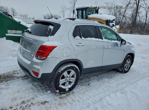 KL7CJLSB1JB564737 2018 CHEVROLET TRAX Silver 