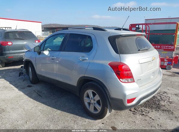 KL7CJLSM5NB564862 2022 CHEVROLET TRAX Silver Widok wnętrza 360 stopni