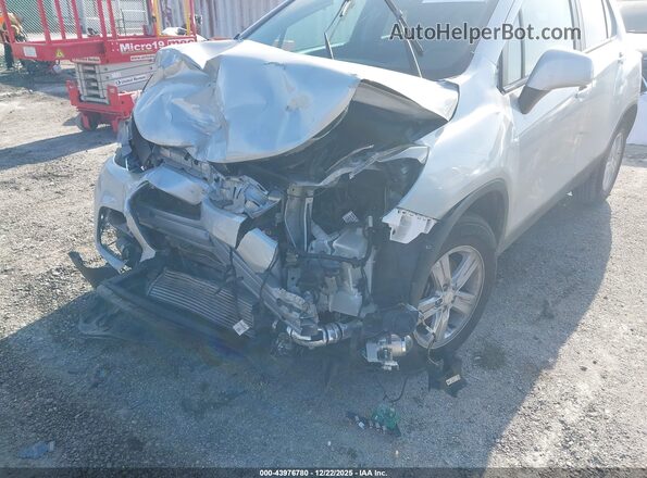 KL7CJLSM5NB564862 2022 CHEVROLET TRAX Silver Widok z przodu
