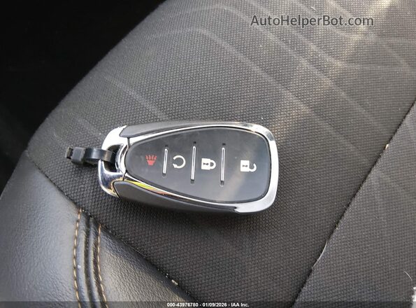 KL7CJLSM5NB564862 2022 CHEVROLET TRAX Silver Widok deski rozdzielczej