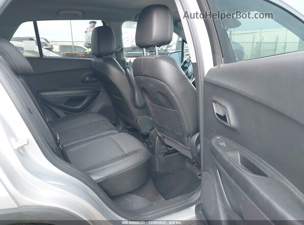 KL7CJPSM2NB535195 2022 CHEVROLET TRAX Серебряный Вид наклейки с VIN-кодом