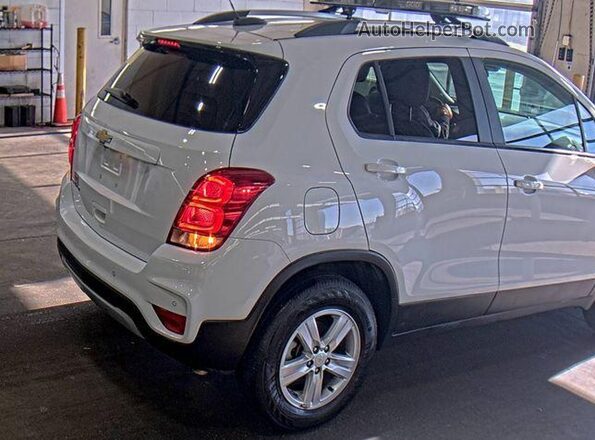 KL7CJPSM6NB519792 2022 CHEVROLET TRAX  წინა პანელის ხედი