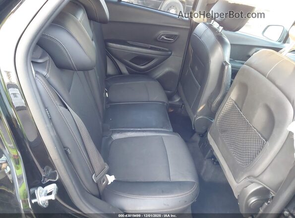 KL7CJPSM7NB520417 2022 CHEVROLET TRAX Black Vista de la etiqueta del VIN