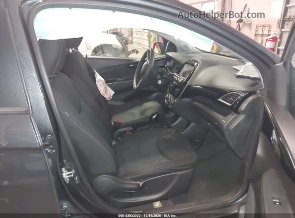 KL8CD6SA0NC017308 2022 CHEVROLET SPARK Black Вид салону спереду