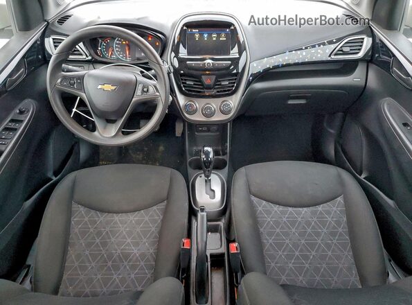 KL8CD6SA2LC446804 2020 CHEVROLET SPARK Серый Вид панели приборов