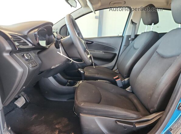 KL8CD6SA3LC412130 2020 CHEVROLET SPARK Синий Вид салона спереди