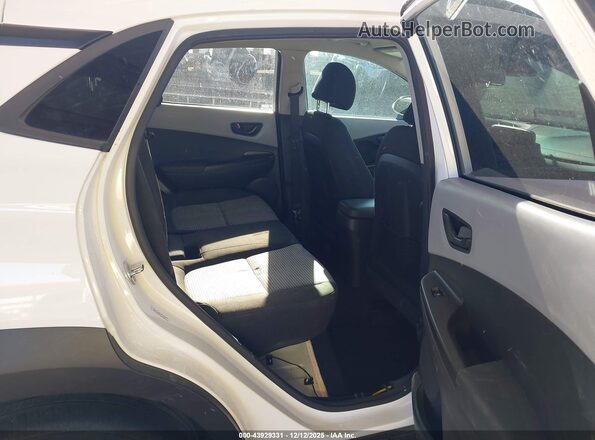 KM8K22AAXMU739733 2021 HYUNDAI KONA White 
