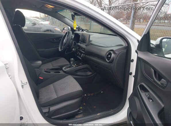 KM8K2CAB1NU773625 2022 HYUNDAI KONA White Front interior view