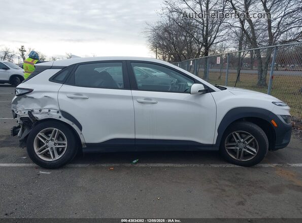 KM8K2CAB1NU773625 2022 HYUNDAI KONA White Rear interior view