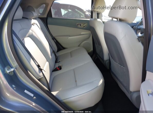 KM8K53AG6LU079111 2020 HYUNDAI KONA ELECTRIC Silver Widok naklejki z numerem VIN