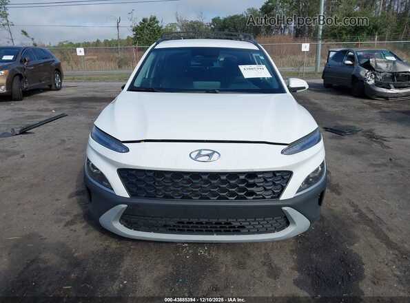 KM8K62AB2NU854017 2022 HYUNDAI KONA Белый Вид задней части салона
