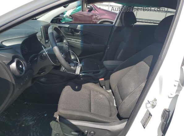 KM8K6CAB5PU975360 2023 HYUNDAI KONA White Widok wnętrza z przodu
