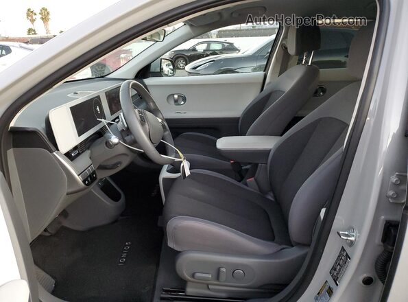 KM8KM4DB8RU341874 2024 HYUNDAI IONIQ Gray Widok wnętrza z przodu