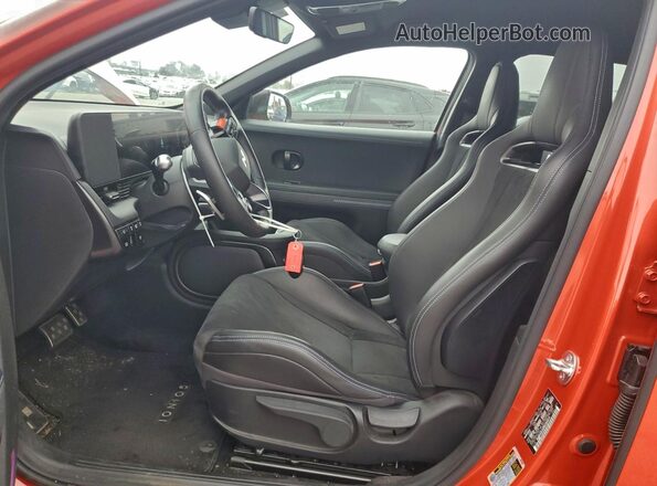 KM8KNDA85SU004574 2025 HYUNDAI IONIQ Orange Вид салону спереду