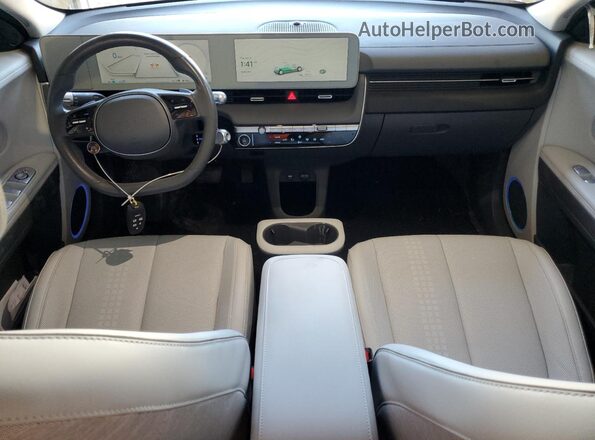 KM8KNDAF3NU083004 2022 HYUNDAI IONIQ White Widok deski rozdzielczej