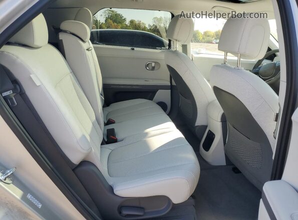 KM8KRDDF7RU292042 2024 HYUNDAI IONIQ Silver Rear interior view
