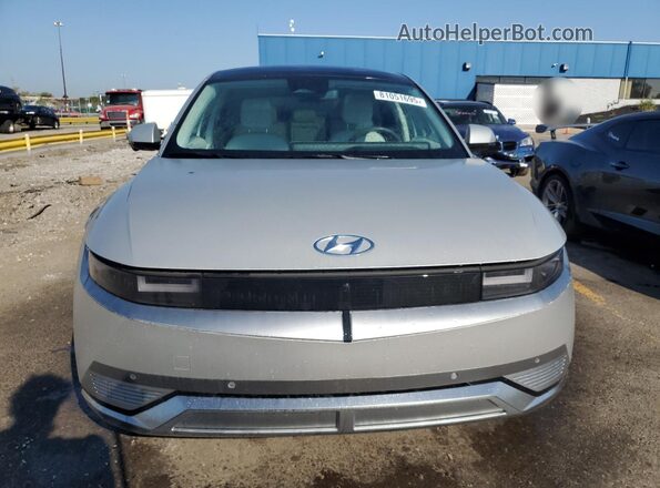 KM8KRDDF7RU292042 2024 HYUNDAI IONIQ Silver Front view