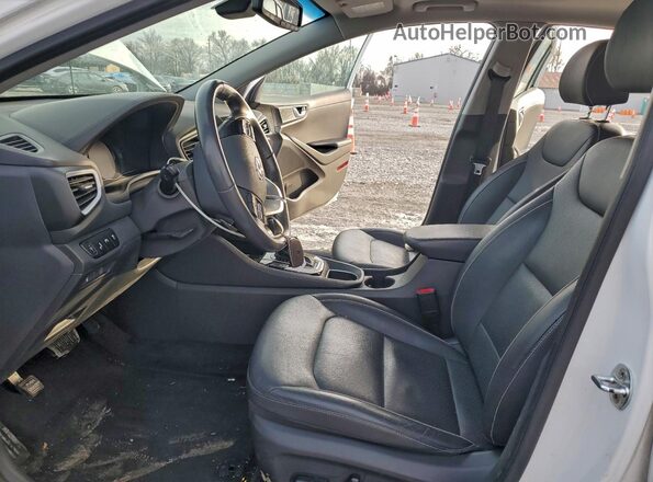 KMHC05LC8JU065197 2018 HYUNDAI IONIQ White Widok wnętrza z przodu