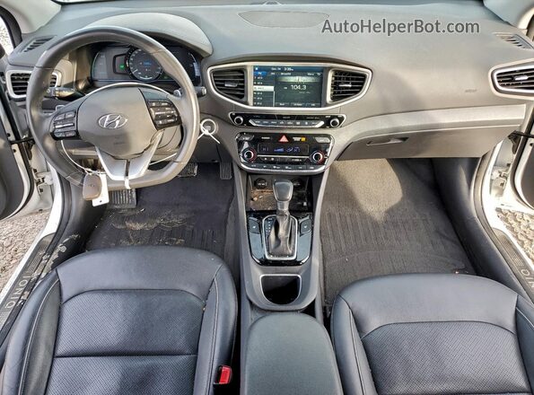 KMHC05LC8JU065197 2018 HYUNDAI IONIQ White Widok deski rozdzielczej