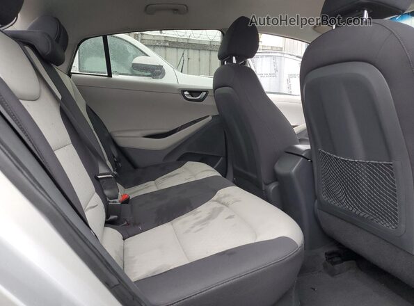 KMHC65LC1HU043504 2017 HYUNDAI IONIQ Silver 