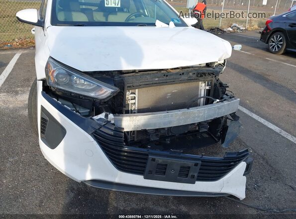 KMHC65LC1JU087220 2018 HYUNDAI IONIQ HYBRID White Դիմացի տեսք