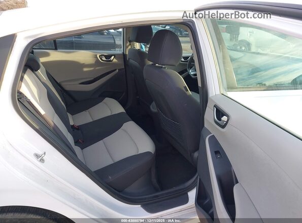 KMHC65LC1JU087220 2018 HYUNDAI IONIQ HYBRID White VIN կոդի պիտակի տեսք