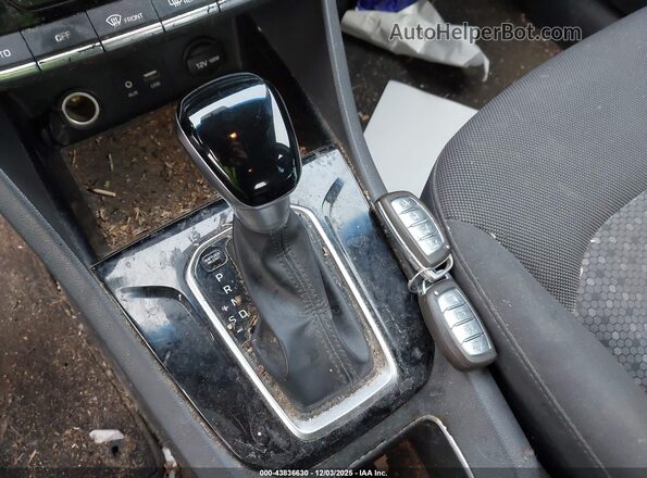 KMHC65LC1KU137180 2019 HYUNDAI IONIQ HYBRID Red Առջևի վահանակի տեսք