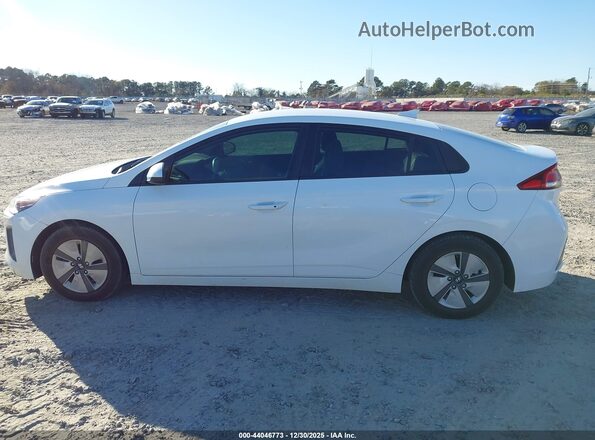 KMHC65LC2NU284967 2022 HYUNDAI IONIQ HYBRID White Սալոնի 360 աստիճան տեսք