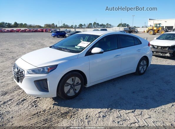 KMHC65LC2NU284967 2022 HYUNDAI IONIQ HYBRID White Առջևի ձախ երեք քառորդ տեսարան